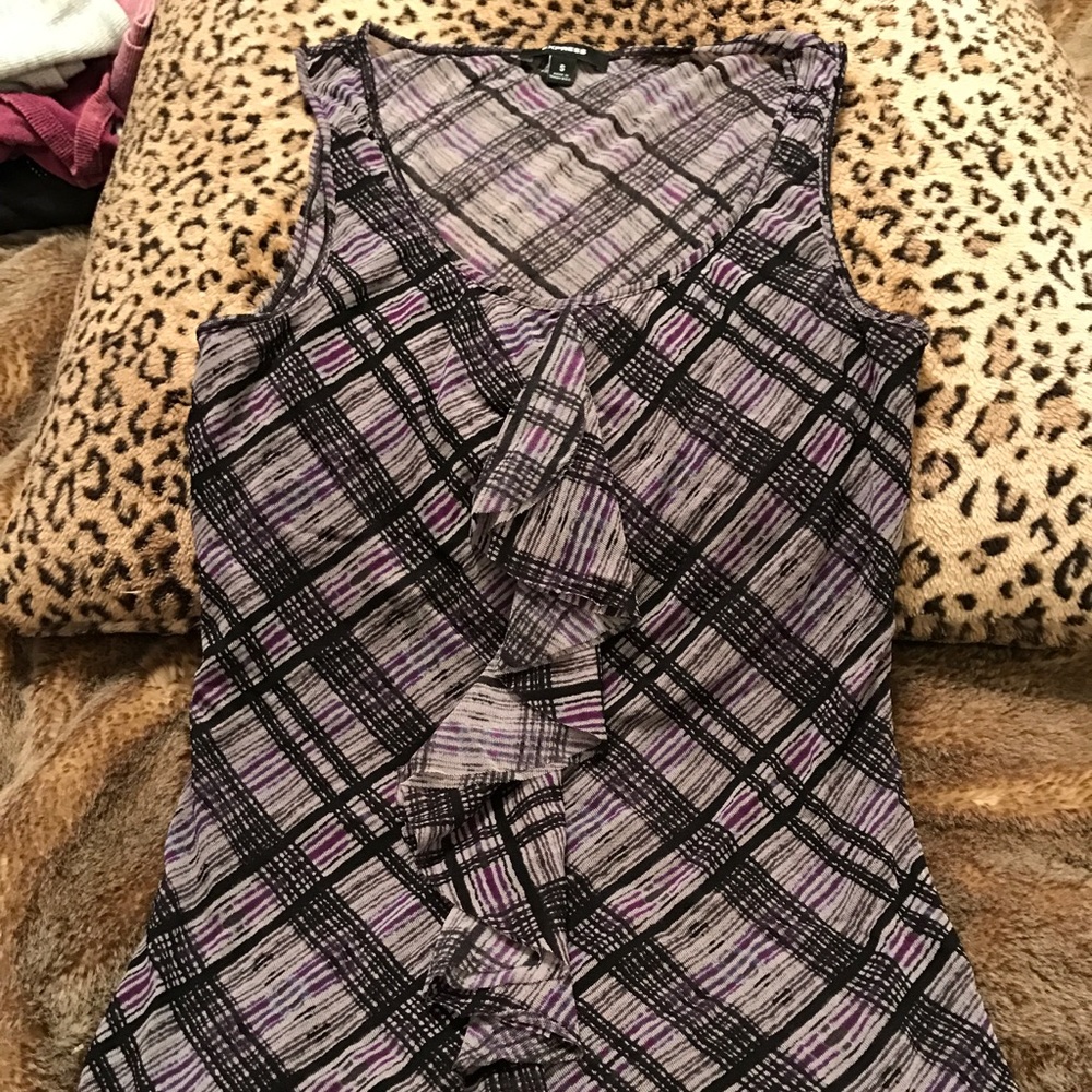 Express ruffle top - Picture 2 of 5
